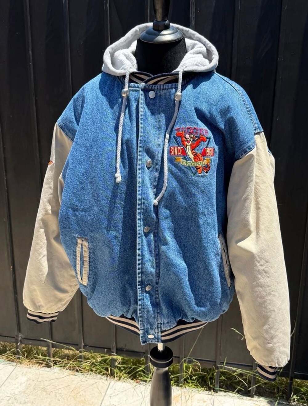 Vintage Disneyland Disney Tigger Denim Varsity Jacket Hoodie Size L - Picture 2 of 5